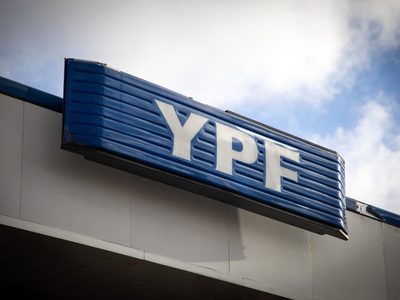 Grupo YPF compró el 100% de Refinor