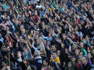 Miles de personas marchan en Buenos Aires en repudio al ataque contra Cristina Fernández