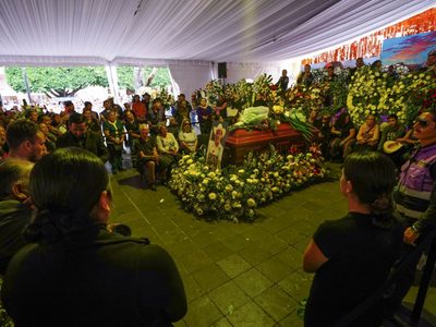 “Mataron al mejor presidente de México”: el emotivo discurso de la viuda del alcalde asesinado