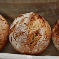 No gastes de más en la panadería: prepará este esponjoso pan de campo, que es perfecto para untar