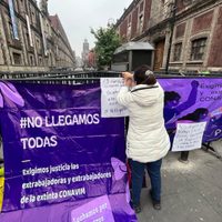 Extrabajadoras de Conavim piden intervención de Sheinbaum para restitución de sus derechos laborales