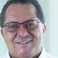 Manuel Andrade, exgobernador de Tabasco, deja al PRI y busca alcaldía con el PRD