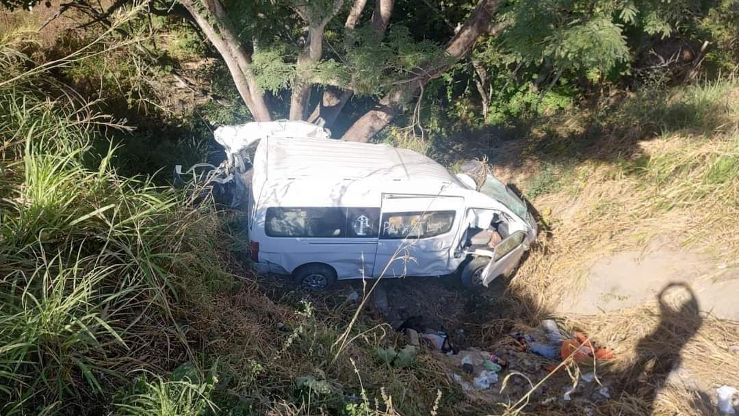 La camioneta de los trabajadores de la Secretaría del Bienestar
