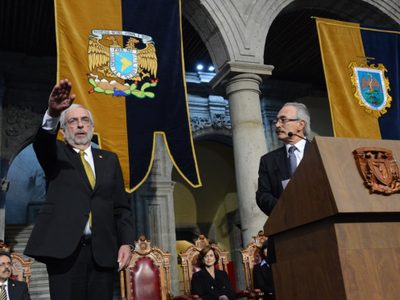 Enrique Graue toma protesta para su segundo periodo en la UNAM; repudia violencia en la institución