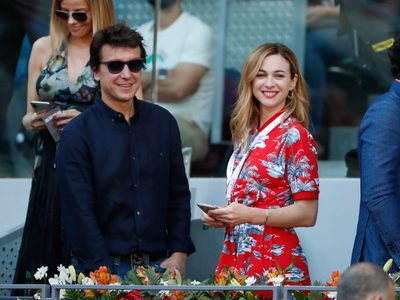 Marta Hazas y Javier Veiga van a cenar acompañados: "Primera cena en otra casa"