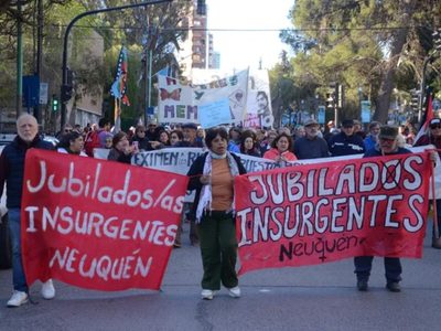 Movilización en Neuquén: jubilados, estudiantes y organizaciones marcharán en el marco de la protesta nacional contra políticas del gobierno