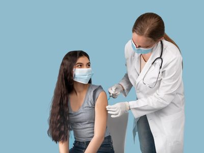 Gran demanda de vacunas para adolescentes: se anotaron casi 13 mil jóvenes en un día