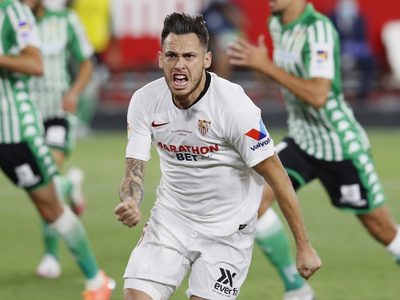 ¡Impresionante! Gol y asistencia de taco para Lucas Ocampos en la victoria de Sevilla