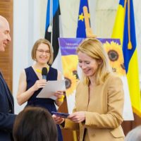 La primera ministra de Estonia presenta su dimisión y promete "formar un nuevo gobierno"