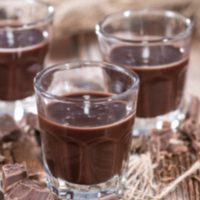 La receta de la nona para el mejor licor de chocolate, para disfrutar algo rico ahora que viene el frío