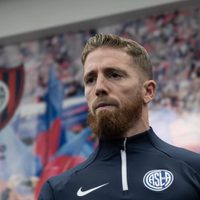 Nueva pesadilla tras el debut con derrota: la mala noticia que recibió Iker Muniain en San Lorenzo