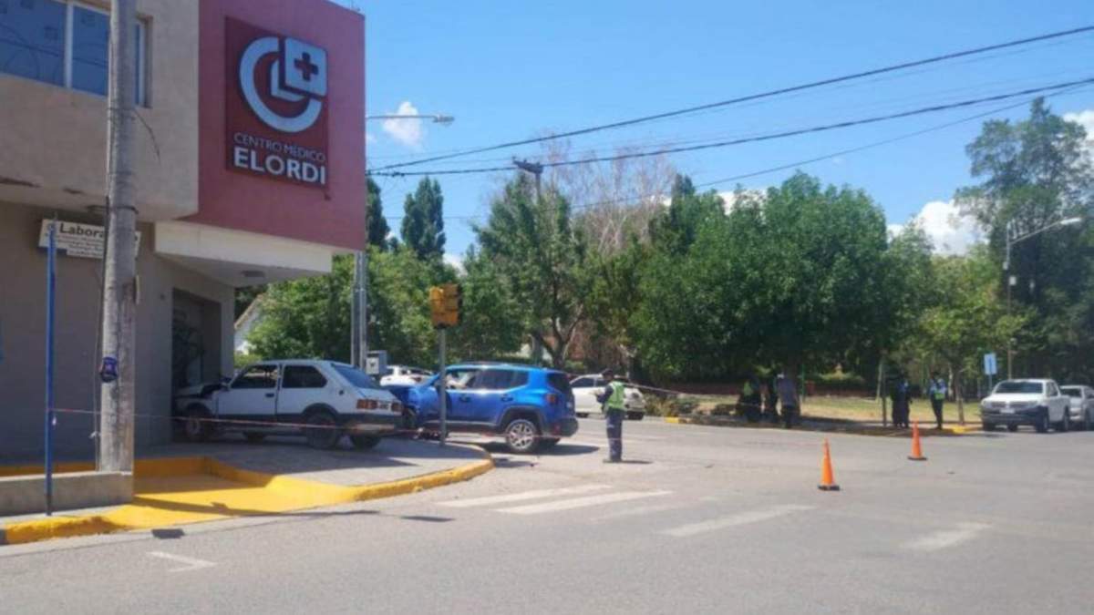 Fuerte choque. Fuente: (Twitter)