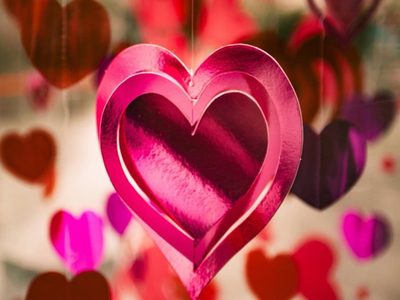 Meta elimina más de 400 mil cuentas involucradas en estafas románticas previo al 14 de febrero