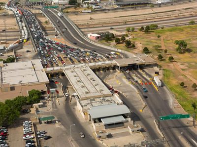 México vigilante ante cierre temporal de paso de mercancías en puente con EU