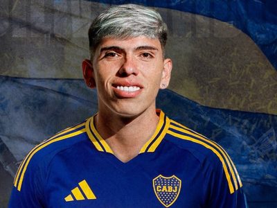 Ya es oficial: Boca presentó a Carlos Palacios como su primer refuerzo de 2025