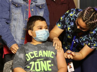 Chile comenzó a vacunar a los niños desde los 6 años