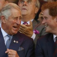 El Príncipe Harry desplazó al Príncipe Carlos de su vida. ¿Quién es su reemplazo?