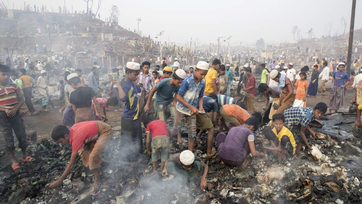 Ruinas del mercado de Bangladesh. Fuente: (Twitter)