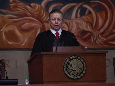 Zaldívar, el ministro “swiftie”, tiktokero y gamer... que calló ante los embates del poder