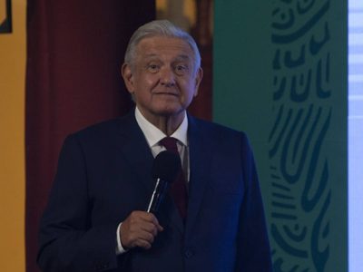 Conservadores "tiran la piedra y esconden la mano", acusa López Obrador