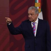 AMLO reprocha actitud de la SCJN ante reforma eléctrica: “No me vengan con que la ley es la ley"