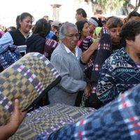 CDMX entrega cobijas y kits de ropa invernal a población vulnerable y familias de bajos recursos