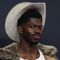 Acusan al rapero Lil Nas X de agredir a policías mientras caminaba desnudo en Los Ángeles