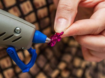 No gastes más en productos caros y hacé vos mismo este pegamento universal reciclado, para pegar lo que sea