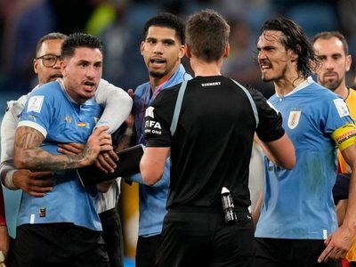 La FIFA suspende a cuatro jugadores de Uruguay por caos en el Mundial