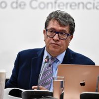 Tras filtración de chat con "Alito", Monreal pide no hacer caso de la "guerra sucia"