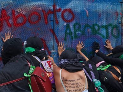 Derecho al aborto: 'la ola verde' sigue su curso en América Latina, pese a los obstáculos