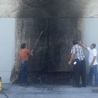 En reclamo de plazas, normalistas vandalizan otra vez el palacio de gobierno en Chiapas