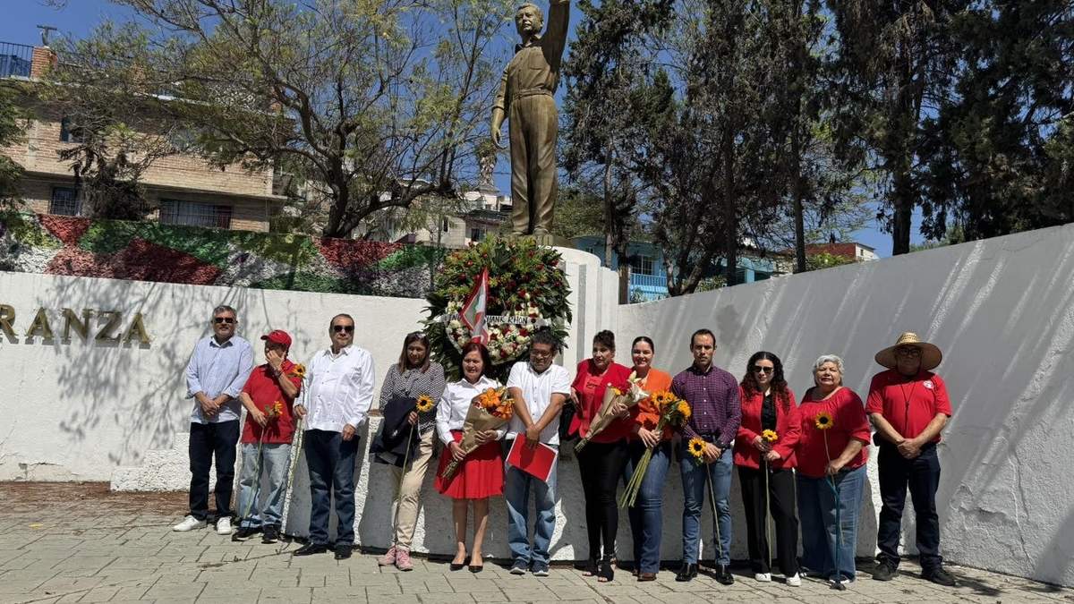Priistas en la ceremonia por los 32 años del magnicidio del excandidato presidencial, Luis Donaldo Colosio, en Lomas Taurinas, Tijuana, BC