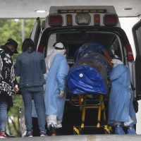 La OIT urge reforzar sistemas de salud y seguridad para trabajadores tras la pandemia