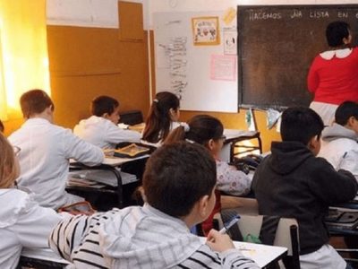 Así quedan los salarios de preceptores, maestros y directores tras el aumento docente en Buenos Aires