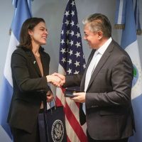 Figueroa gestiona inversiones y créditos en EE.UU. para obras de infraestructura en Neuquén