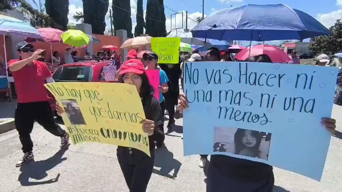 Marcha de familiares y amigos de Alyson Amayrani