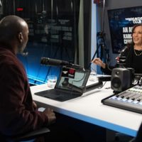 Harris busca el voto de hombres negros mientras Trump continúa con críticas a políticas migratorias