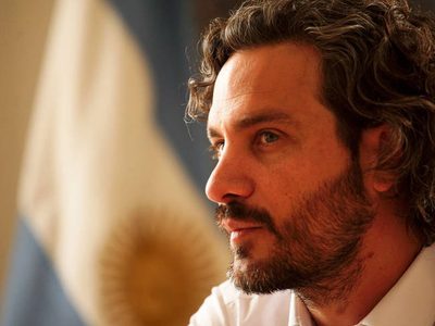 Cafiero aclaró que aún "no se tomó la decisión" de bajar la coparticipación a Larreta