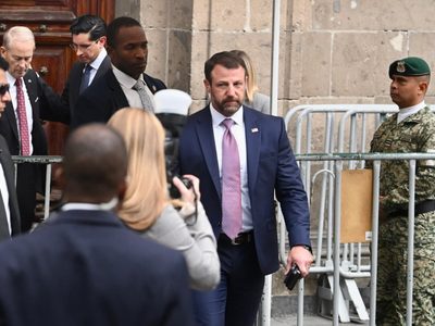 Sheinbaum recibe a Markwayne Mullin, secretario de Seguridad Nacional de EU