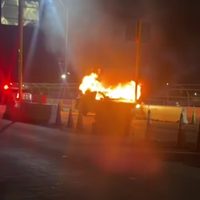 Pleito familiar termina en incendio de vehículo sobre puente internacional de Piedras Negras