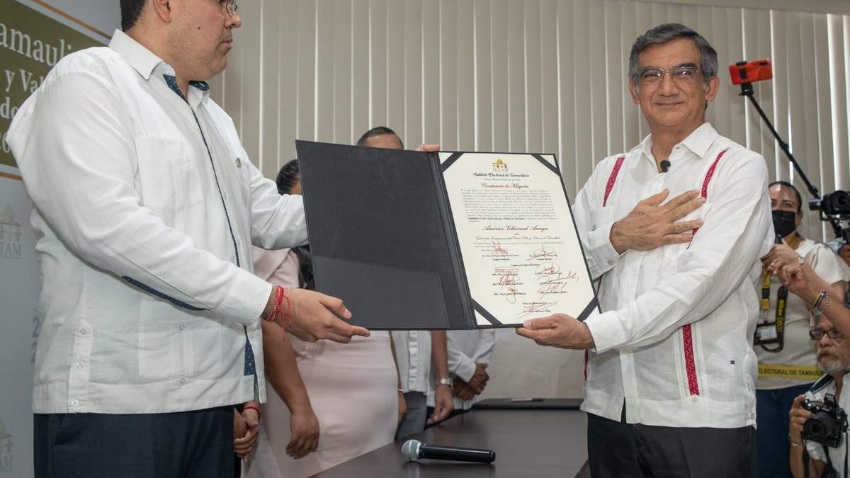 Américo Villarreal recibe constancia de mayoría