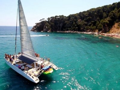 Una movida que crece en pandemia: alquiler de veleros y catamaranes