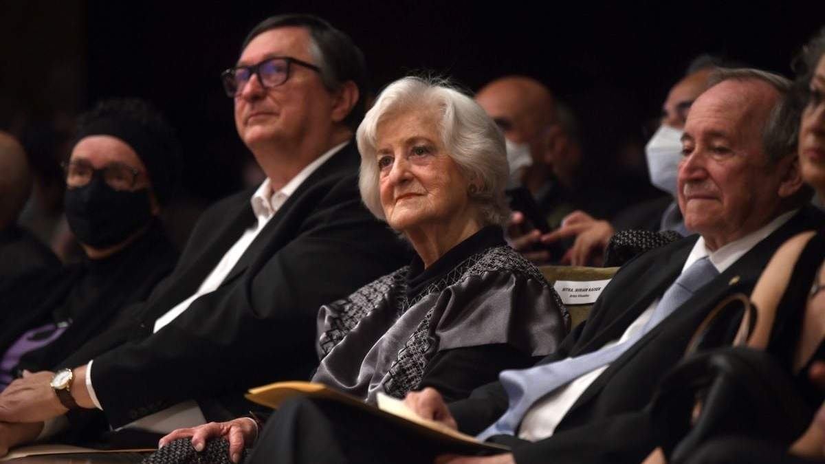 La promotora cultural Miriam Kaiser recibe la medalla Bellas Artes