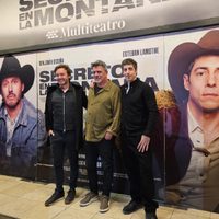 Ovación y figuras en el estreno de prensa de "Secreto en la montaña" en el Multiteatro