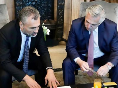 ¡Primera baja importante en el Gobierno de Fernández! Despidieron a Vanoli, el titular de la ANSES