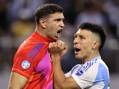 Messi falla penalti a lo Panenka, pero el Dibu se viste de héroe y mete a Argentina a semifinales