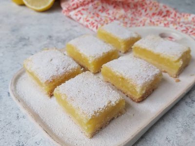 Cuadraditos de limón, listos en menos de 10 minutos: la receta dulce que tenés que hacer sí o sí este domingo
