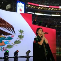 Segob descarta sanción a Ángela Aguilar por entonación lenta del Himno en pelea del “Canelo”