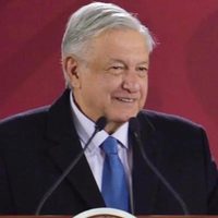 AMLO anuncia 'feria” en Santa Lucía para vender 80 aeronaves del gobierno